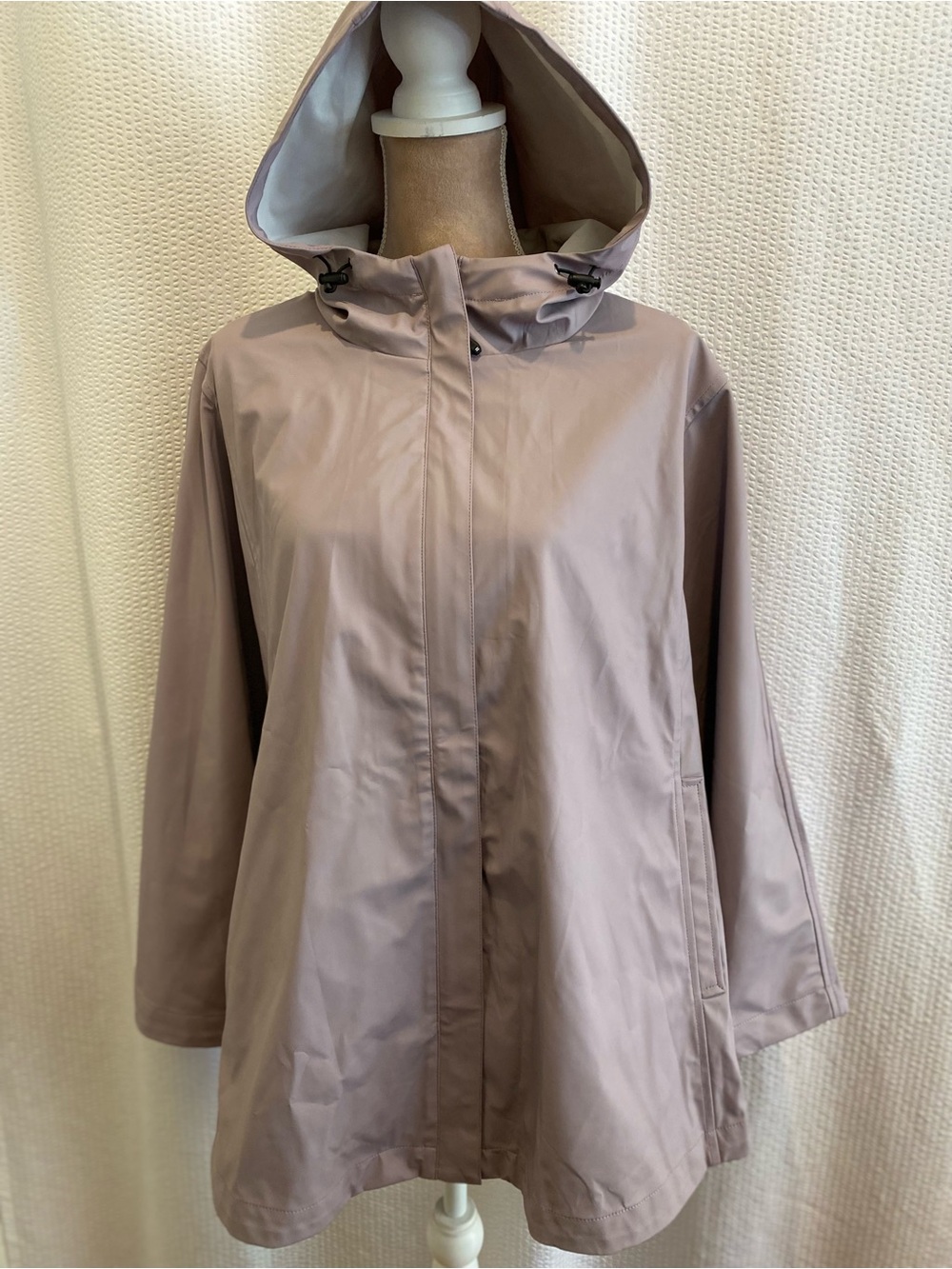 32 Cool  Hooded Rain Cape*